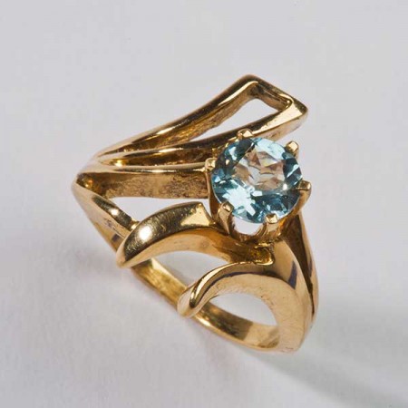 Gold Ring With Aquamarine Stone