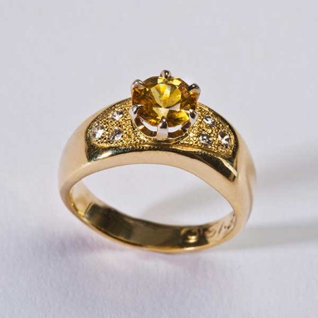 Tidal Uplift Yellow Gold Ring